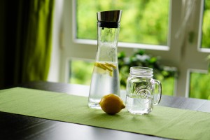 Detox diets lemon water
