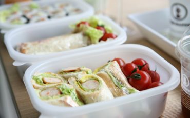 Pack a healthy lunch to stay on top of your game