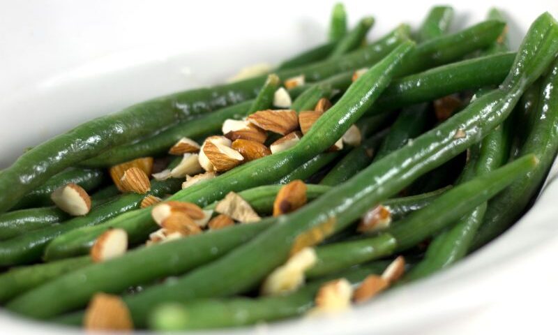 Image of green bean almondine, made with green beans and roasted almonds